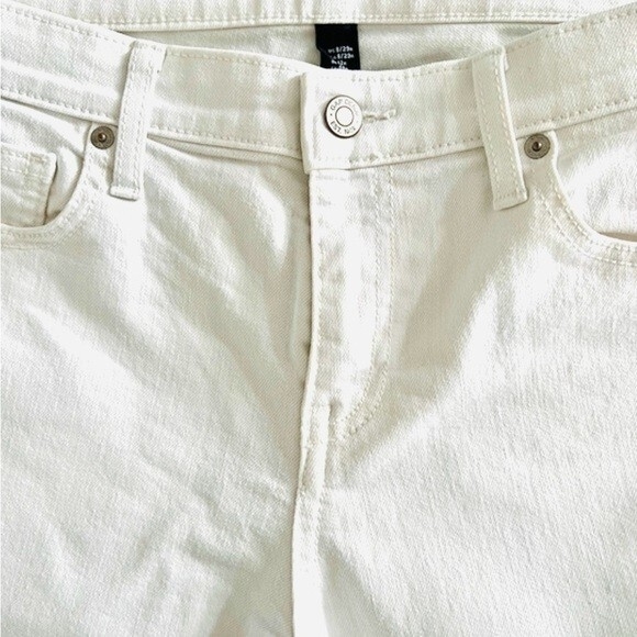 GAP White Girlfriend Jeans Sz 8/29R Cotton Blend Mid Rise Stretch 27" Inseam EXC - Picture 5 of 6